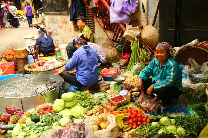 hanoi local market 2