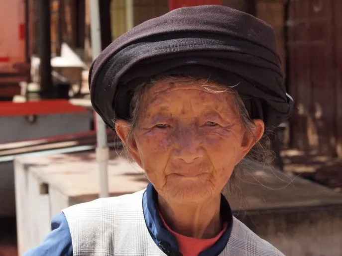 lady in lijiang china