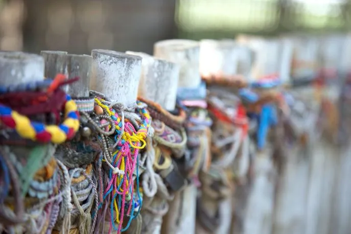 dimsum reizen cambodja killing fields armbandjes