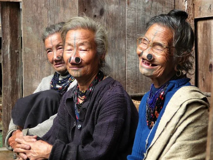 12 dimsum india rondreis aranuchal pradesh women ziro