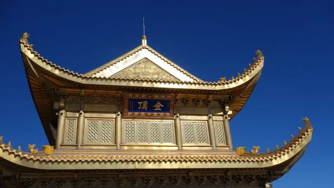 chengdu emeishan golden summit