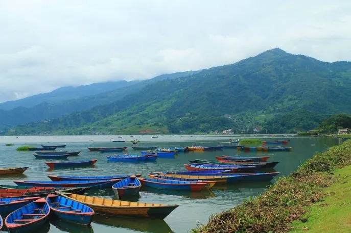 dimsum reizen nepal compleet reis pokhara phewa meer