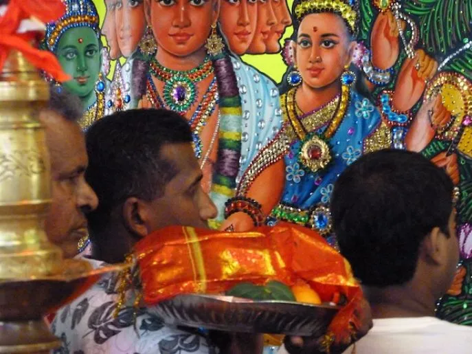 offeren in tempel sri lanka