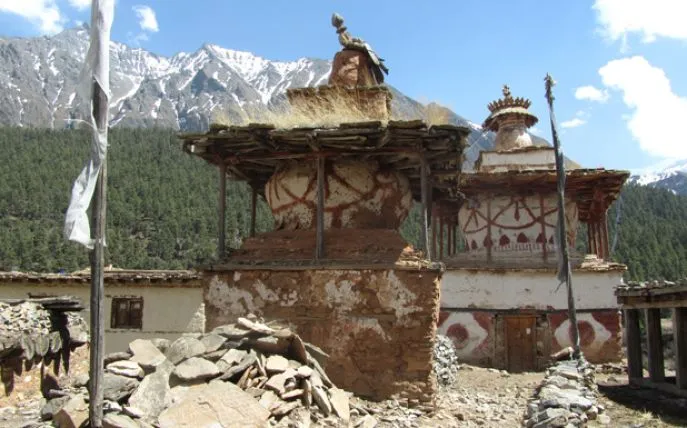 dolpa stupas