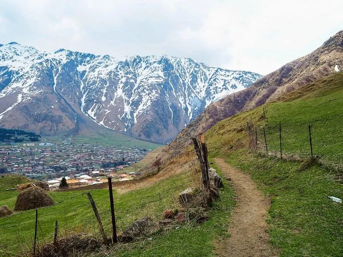 georgien military highway kazbegi dimsum reizen