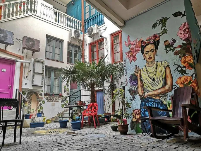streetart in hip tbilisi dimsum reizen georgie 2