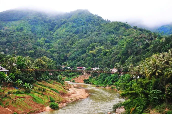 dimsum reizen naar laos nam song rivier
