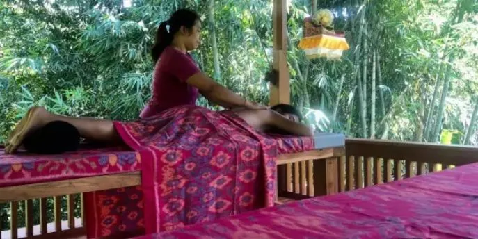 clove tree hill kanciana bali in stijl