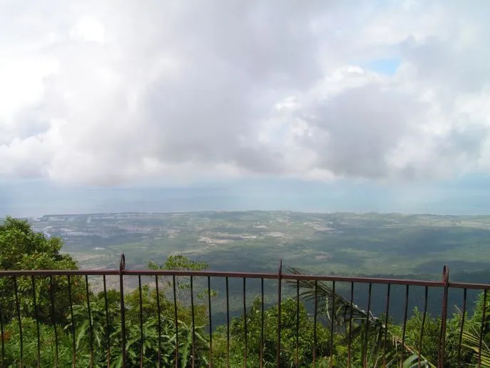 dimsum reizen cambodja uitzicht over kampot 4