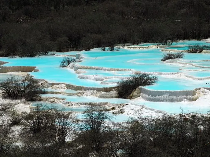 China-Huanglong-Nationaal-Park-terrasmeren