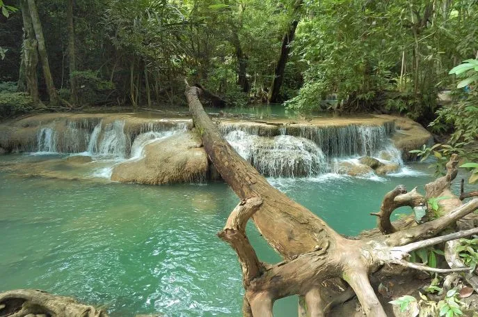 dimsum reizen thailand erawan waterval