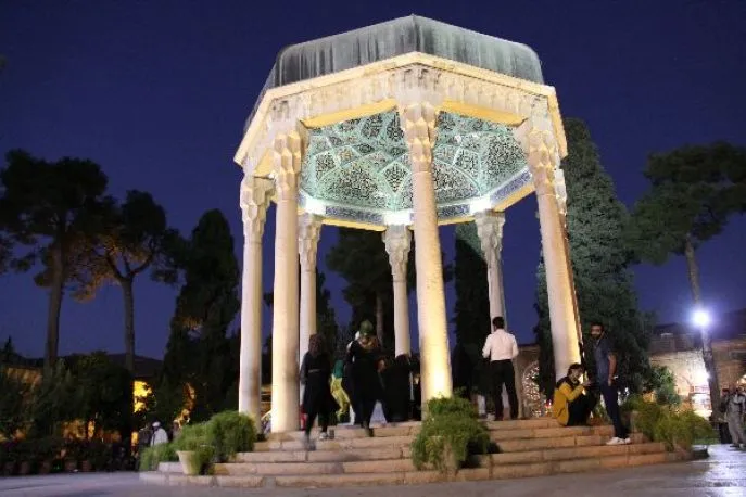 25 shiraz hafez