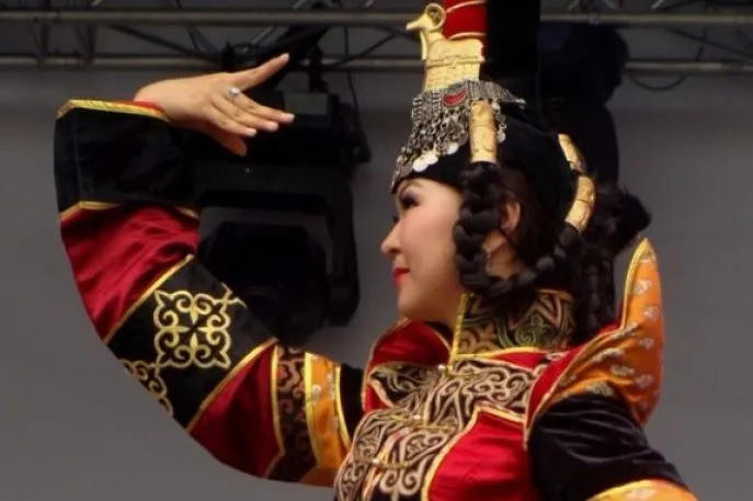 tuva nadaam danseres
