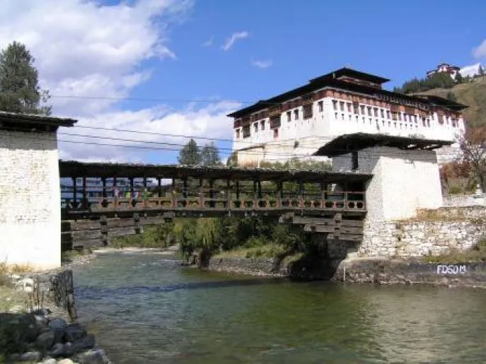 dimsum reizen bhutan nepal dzong paro