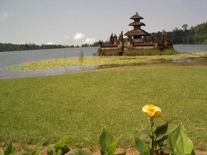 pura ulun danu bratan