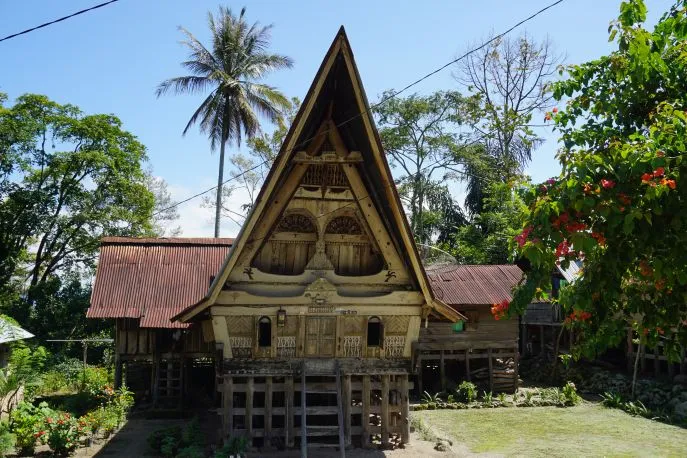 dimsum reizen sumatra toba meer samosir batak huis 2