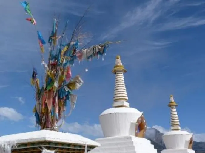 deqin stupas Kawakarpo Tibetaans