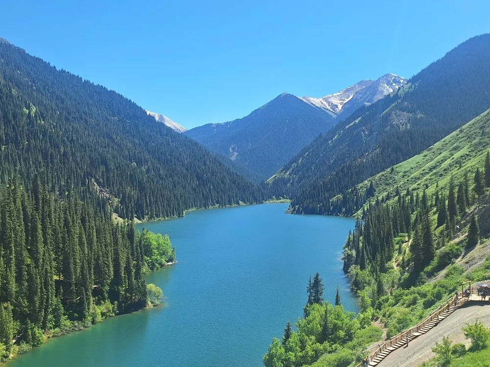 Saty-Kol-Sai-Kayindi-lakes-kazachstan