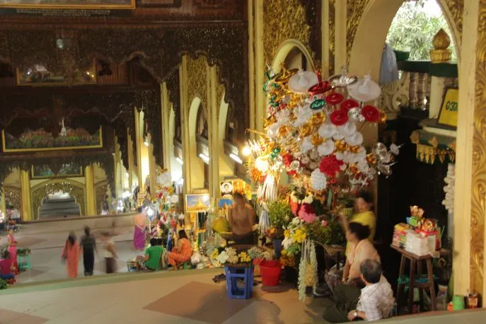 dimsum reizen myanmar yangon verkoopsters