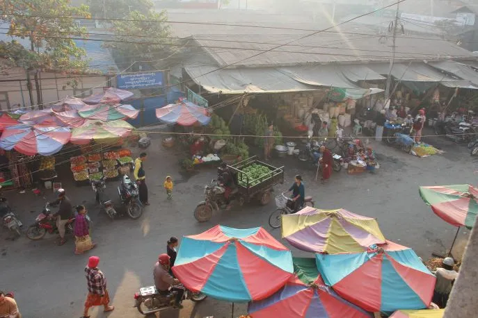 dimsum reizen lokale markt myanmar