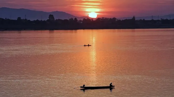 dimsum reizen laos cruise over de mekong