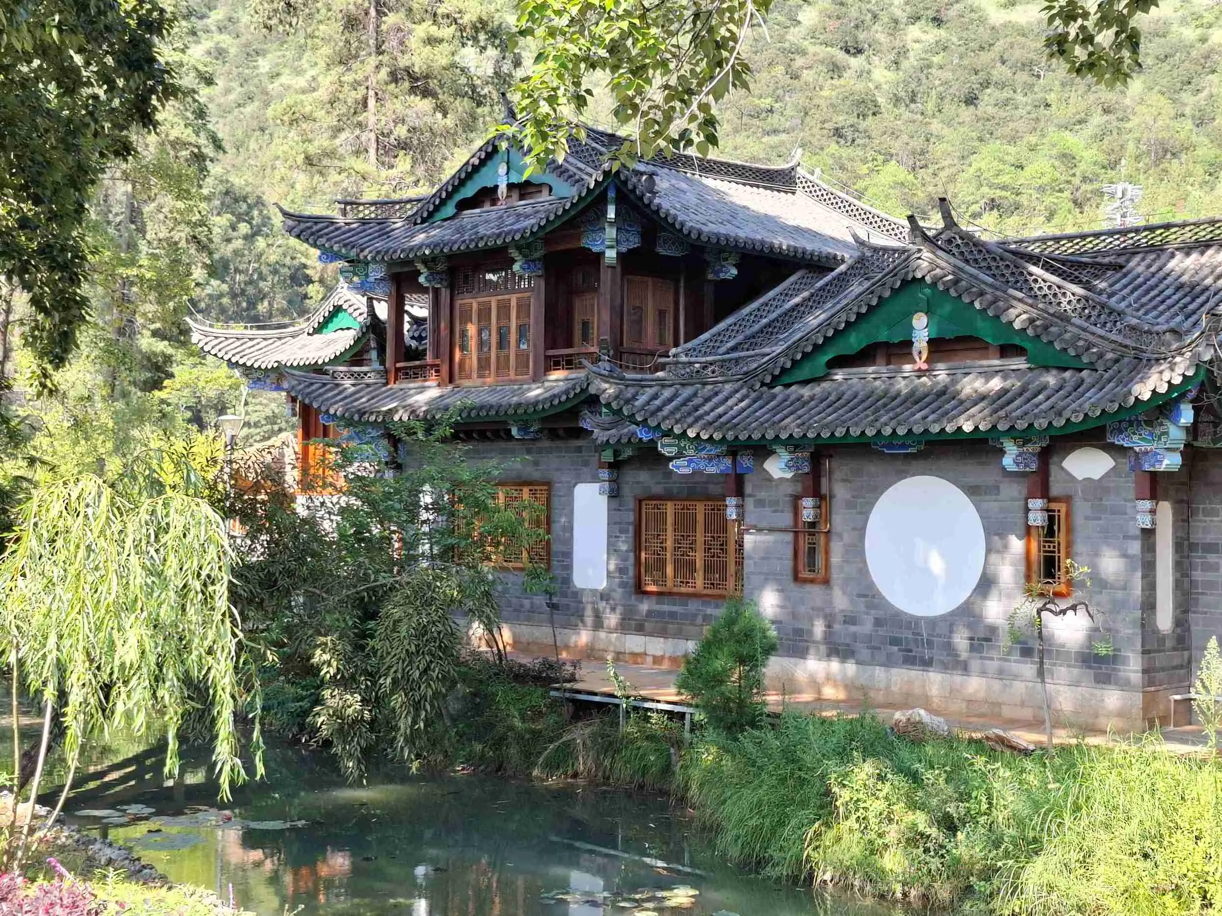 park-spring-jade-tempel-brug-yunnan-lijiang