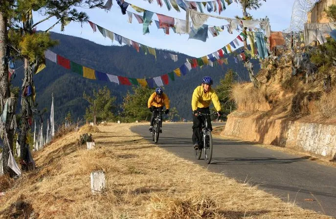 fietsen in bhutan dimsum reizen 3