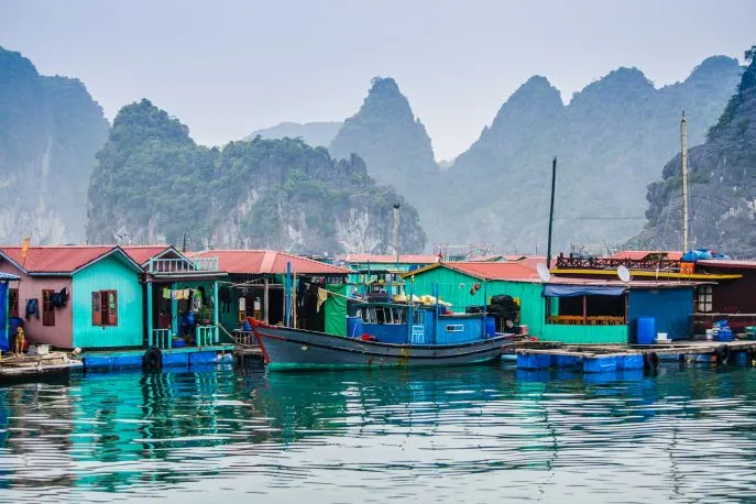 dimsum reizen lan ha bay vissershuisjes