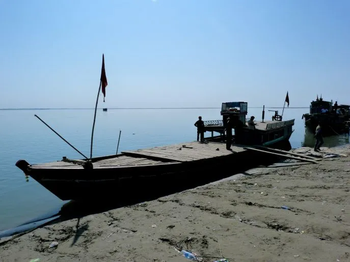 2 india assam over de brahmaputra 3