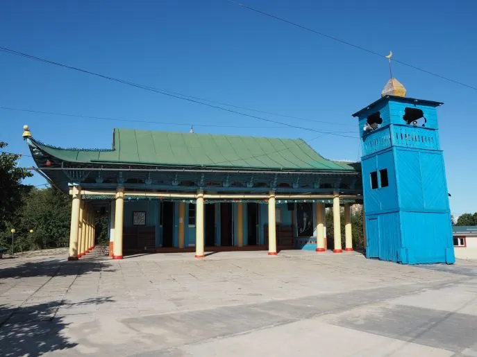 12 dimsum wandelreis kirgizstan karakol moskee