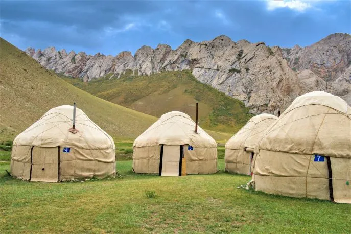 9 dimsum kirgizstan self drive yurt camp tash rabat