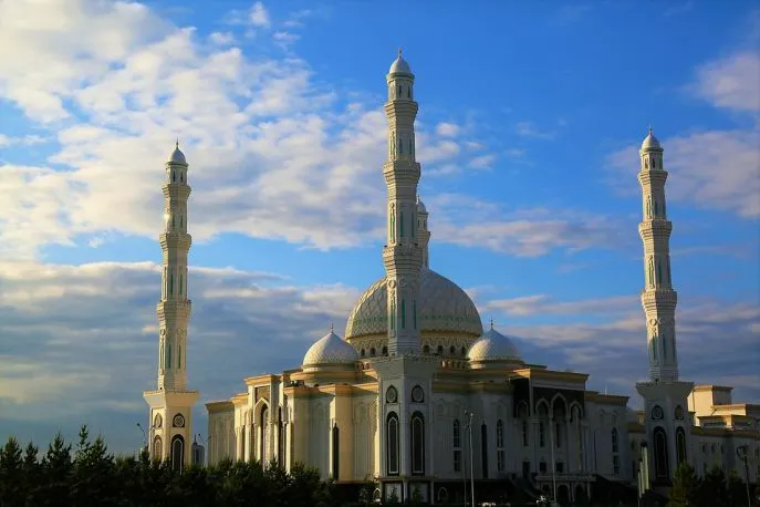 kazachstanr rondreis astana hazrat sultan mosque dimsum reizen
