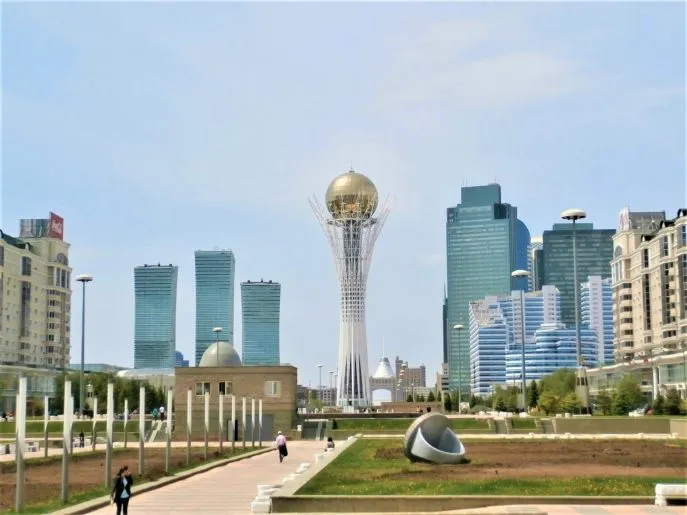 11 dimsum kazachstan rondreis hoogtepunten baiterek