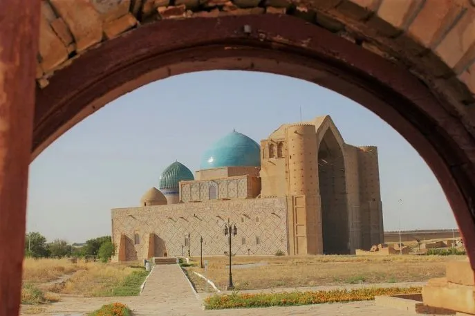 turkestan mausoleum rondreis kazachstan dimsum reizen