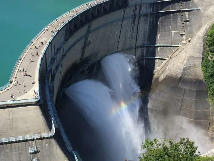 japan alpine route kurobe dam