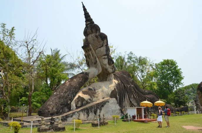 boeddha park vientiane dimsum reizen treinreis