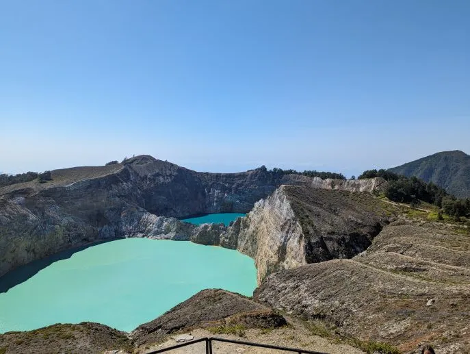 kelimutu vulkaan dimsum reizen flores