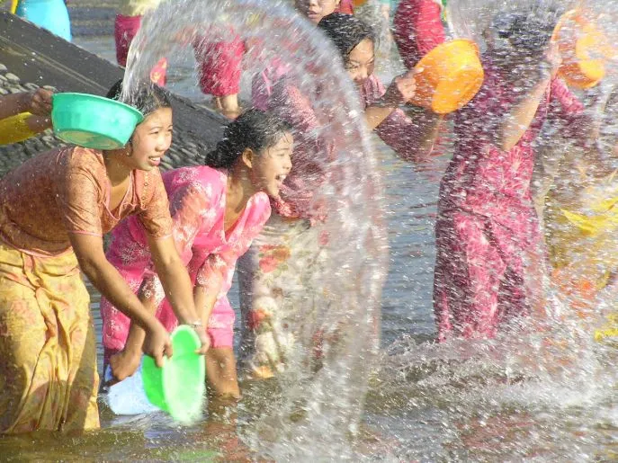 274 ganlanba watersplashing festival 2